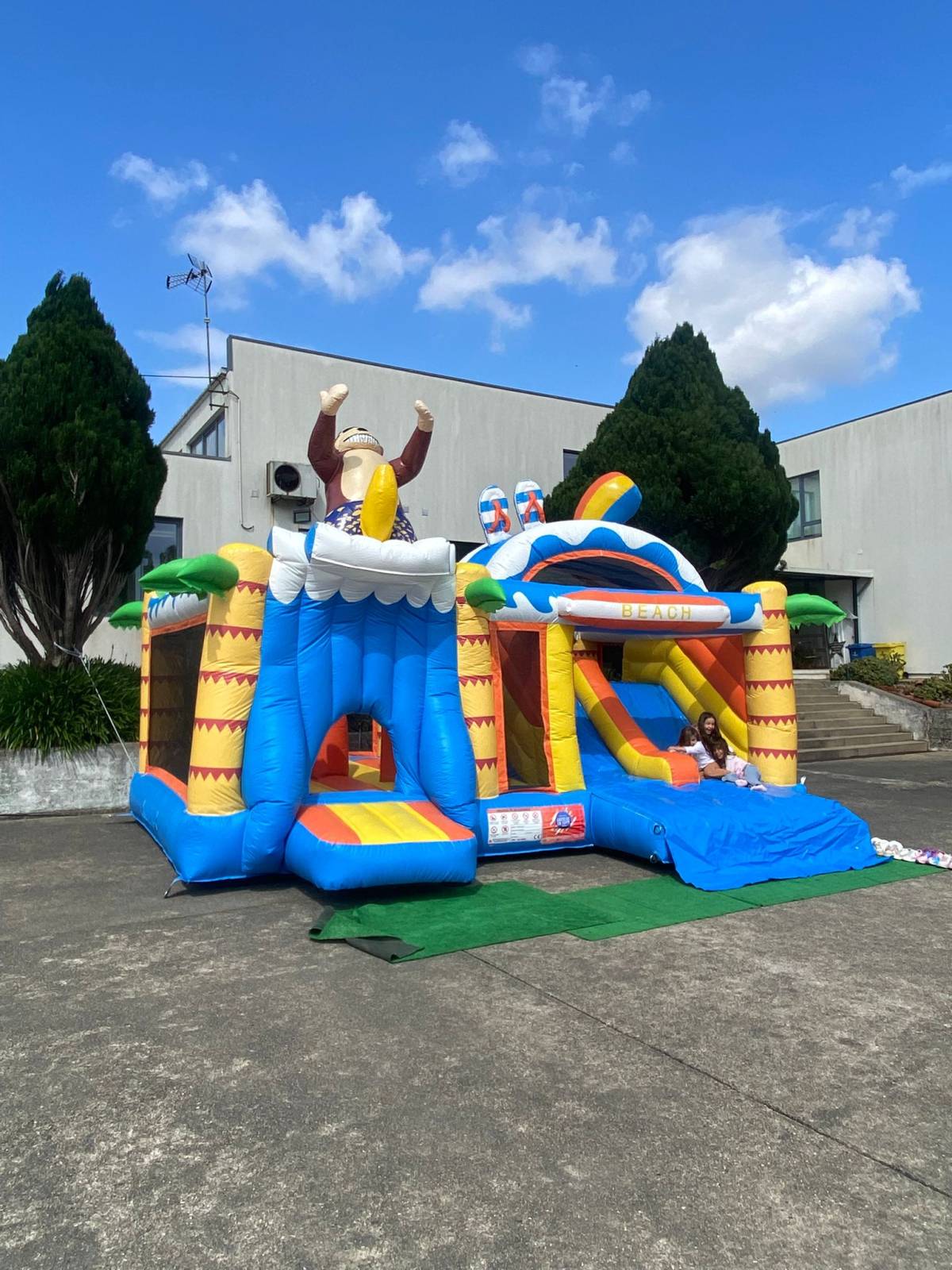 Castelos em Festa -  Aluguer de equipamentos insufláveis e recreativos - Vila Nova de Gaia - Circus Act
