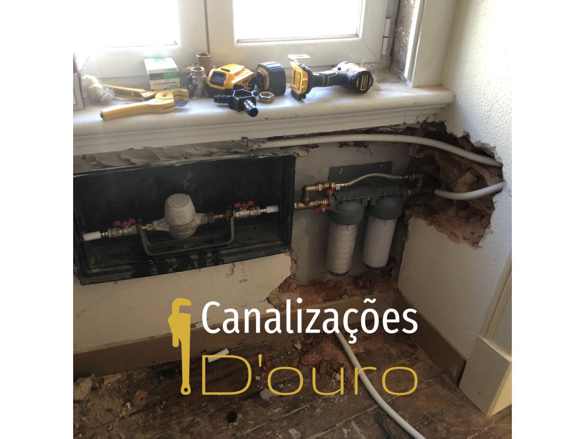 Canalizações D'ouro - Macedo de Cavaleiros - Schrank umbauen