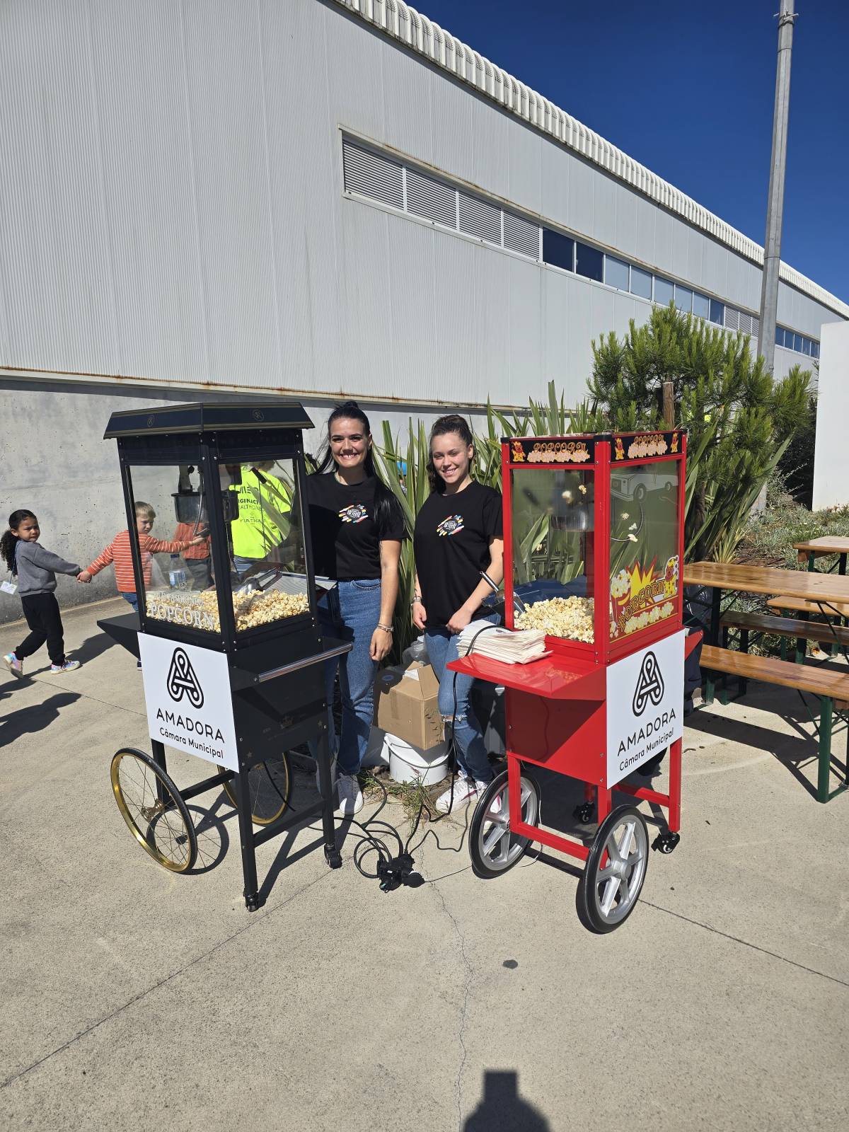 Castelos em Festa -  Aluguer de equipamentos insufláveis e recreativos - Vila Nova de Gaia - Espetáculo de Comédia