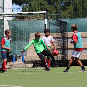 Escola de Futebol - A Escolinha do Figo - Cascais - Aulas de Desporto