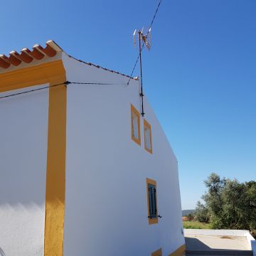 Reliable Renovations Lisbon - Sintra - Suspensão de Quadros e Instalação de Arte