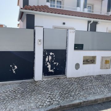Levi Araújo - Rio Maior - Roof Installation or Replacement