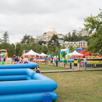 Castelos em Festa -  Aluguer de equipamentos insufláveis e recreativos - Vila Nova de Gaia - Fotografia de Bebés