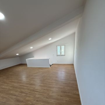 Vailante Obras - Évora - Tapeten entfernen