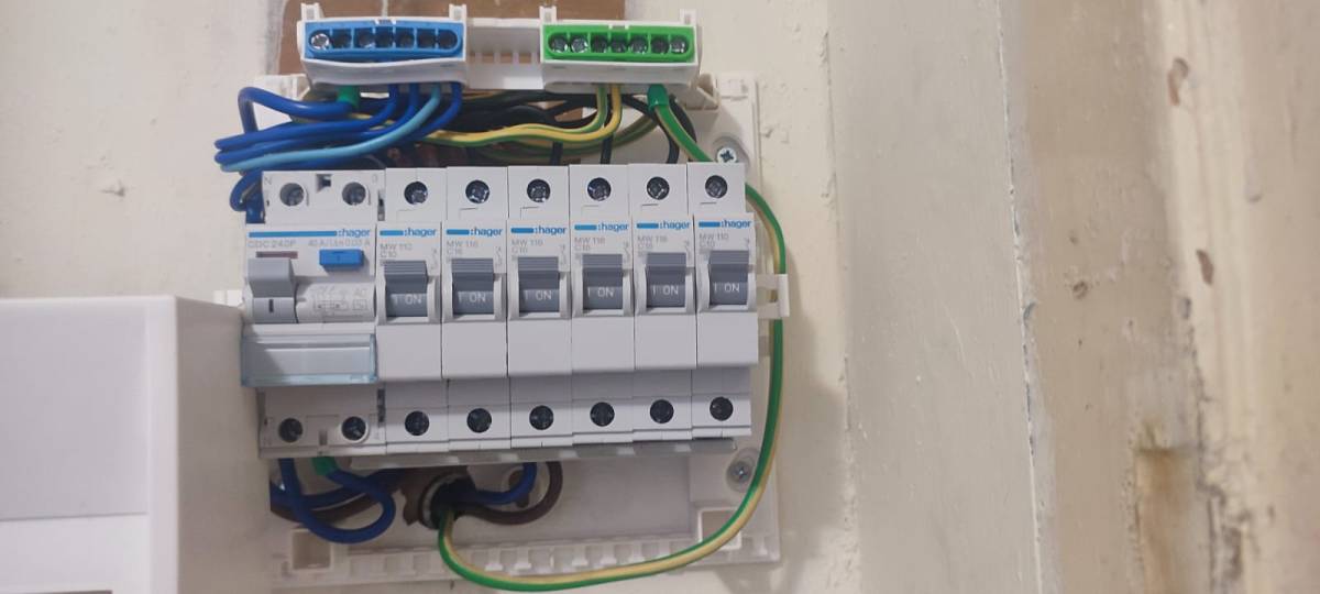 DomKWatt, serviços de eletricidade - Sintra - Generator Repair