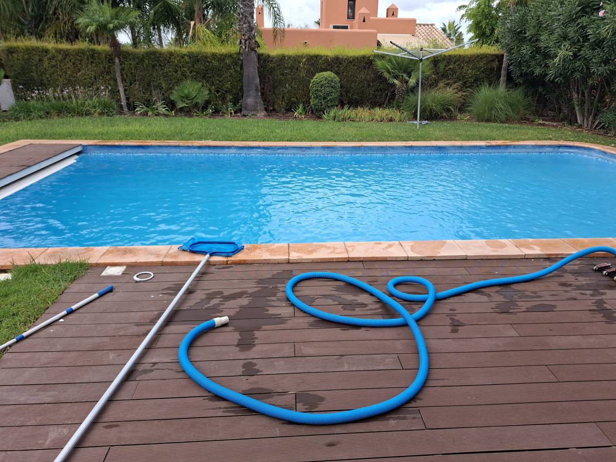 Francisco Barreto - Lagos - Limpeza ou Manutenção de Piscina