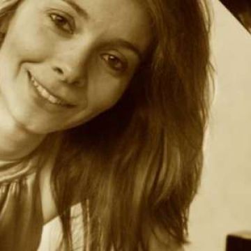 Liziane  - professora de piano - Coimbra - Aulas de Teoria Musical