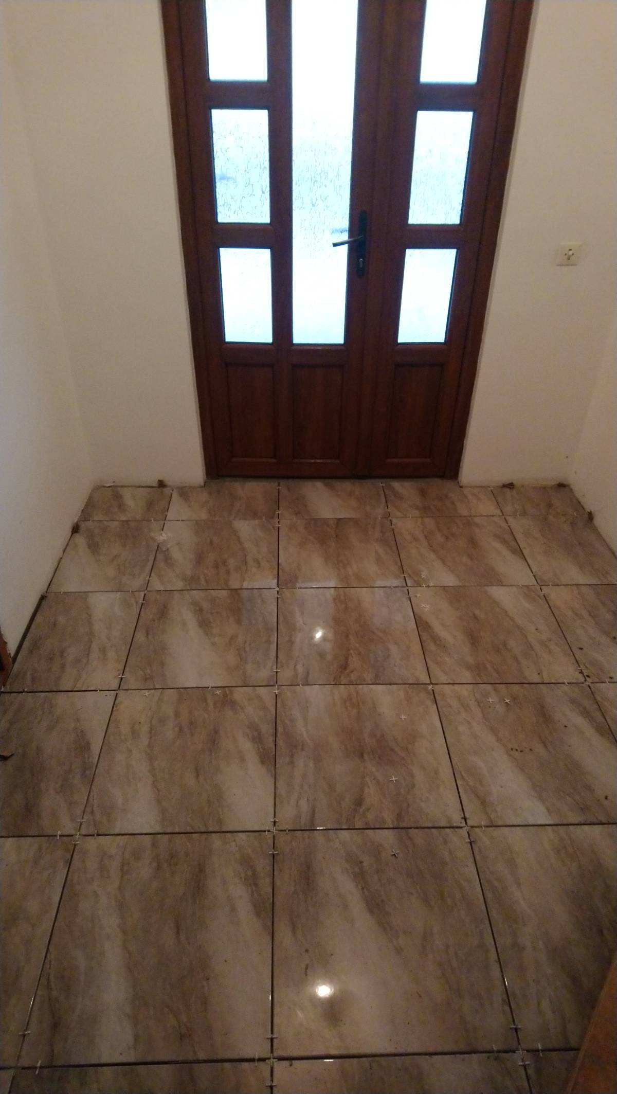 Vitalii - Loures - Stein- oder Fliesenboden verlegen
