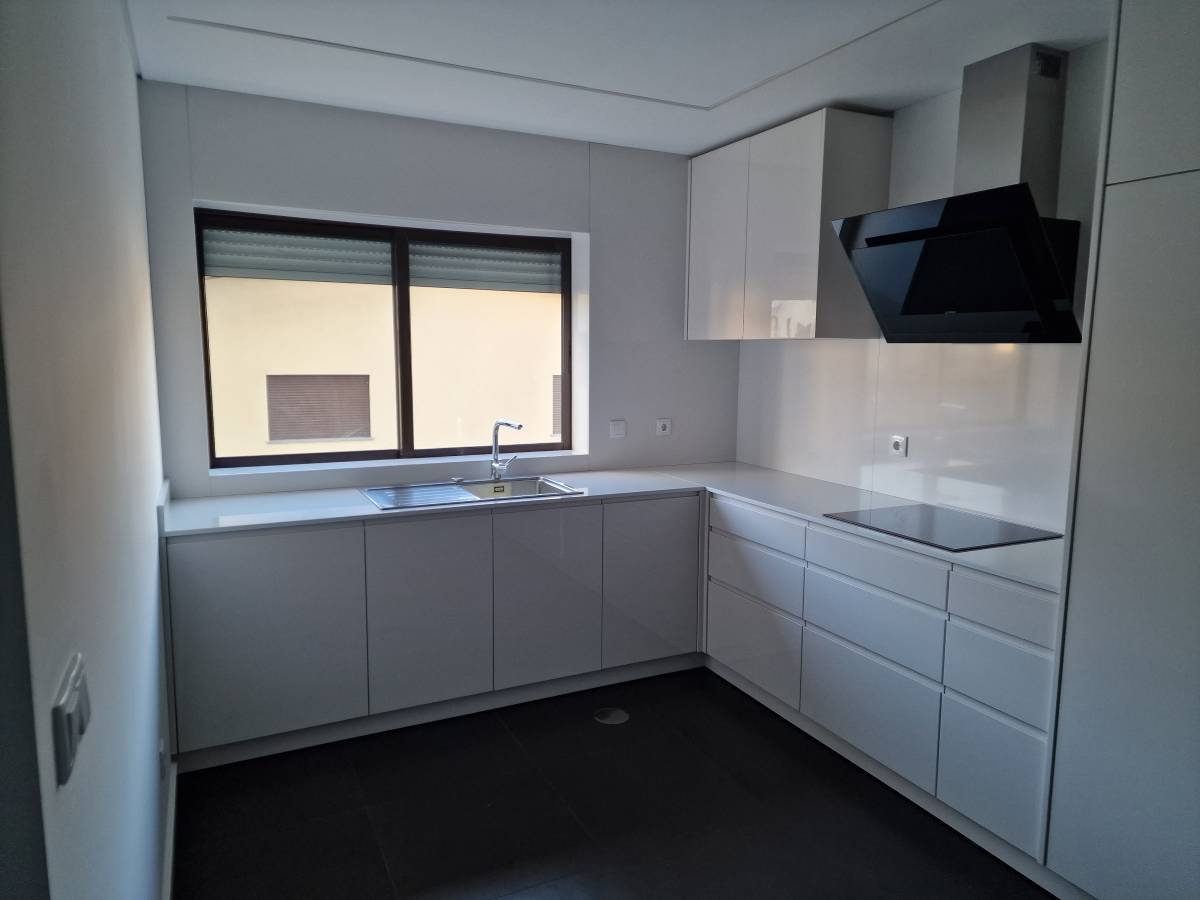 HOMELIFE - Paços de Ferreira - Montagem de Suporte para TV