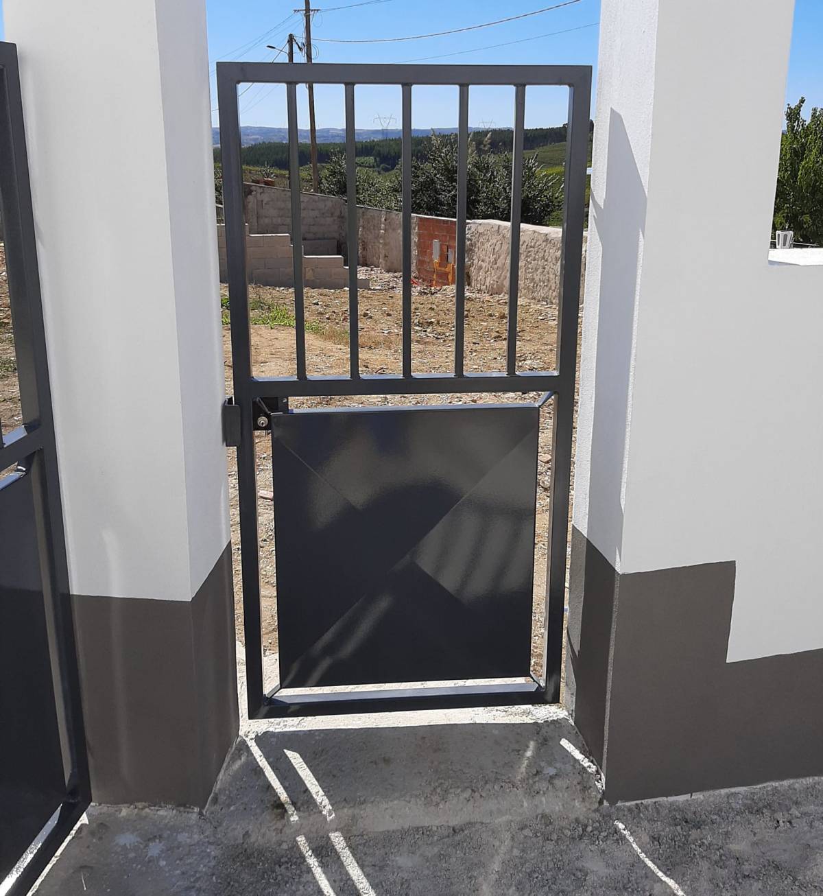 PmC Serralharia - Alenquer - Installation de chatière ou trappe pour animaux de compagnie