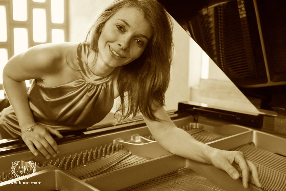 Liziane  - professora de piano - Coimbra - Aulas de Piano