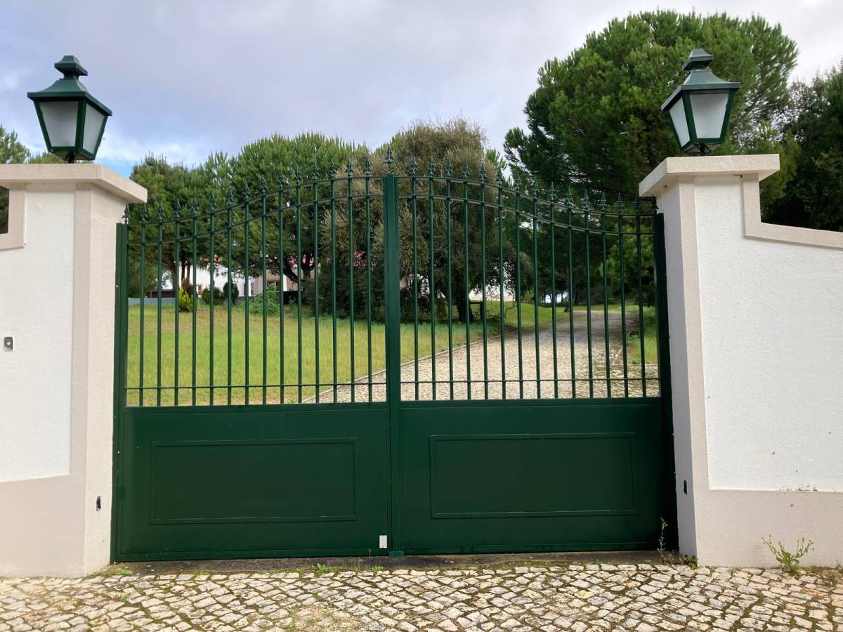 PmC Serralharia - Alenquer - Installation ou remplacement de porte de garage