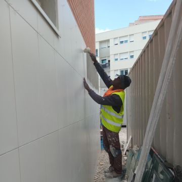 RENDAL VIANA PIRES DOS SANTOS - Lisboa - Stone or Tile Flooring Installation