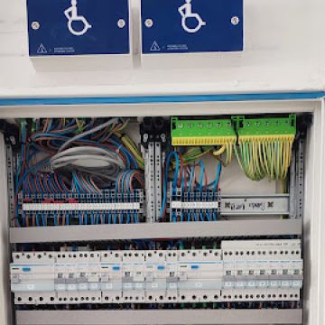 DomKWatt, serviços de eletricidade - Sintra - Fixtures