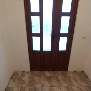 Vitalii - Loures - Stein- oder Fliesenboden verlegen