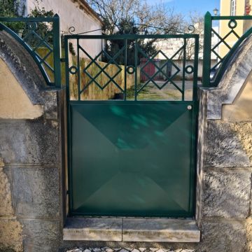 PmC Serralharia - Alenquer - Installation de chatière ou trappe pour animaux de compagnie