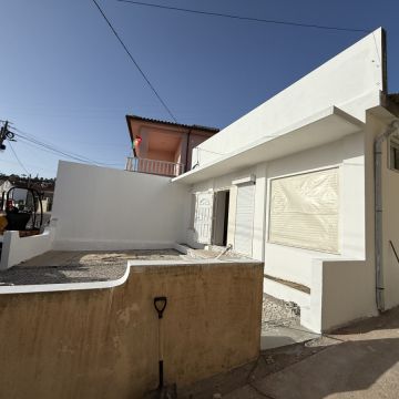 Waqas Nazir - Figueira da Foz - Construction de mur intérieur