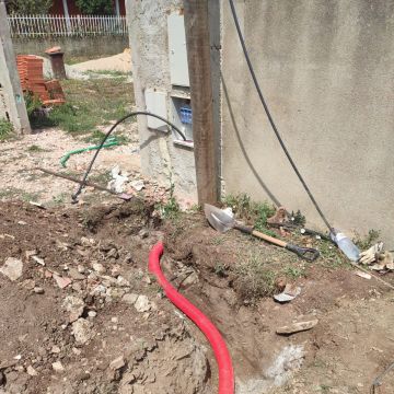 DomKWatt, serviços de eletricidade - Sintra - Switch and Outlet Installation
