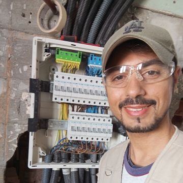 PENIEL - Remodelação/ Elétrica/ Bricolage - Ílhavo - Reparación de interruptores y enchufes