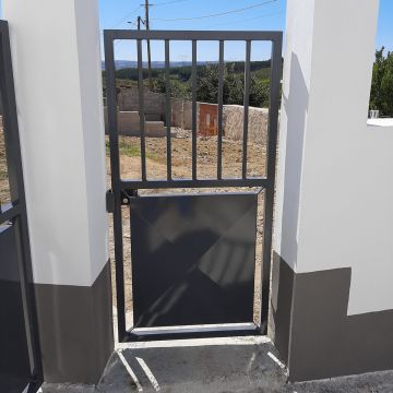 PmC Serralharia - Alenquer - Installation de chatière ou trappe pour animaux de compagnie