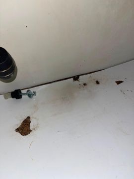 Handwerker für Möbelreparatur