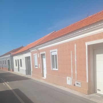 RENDAL VIANA PIRES DOS SANTOS - Lisboa - Gutter Installation or Replacement