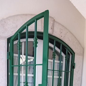 PmC Serralharia - Alenquer - Installation ou remplacement de porte de garage