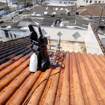 ARCANJO MANUTENÇÃO - Porto - Limpeza de Telhado