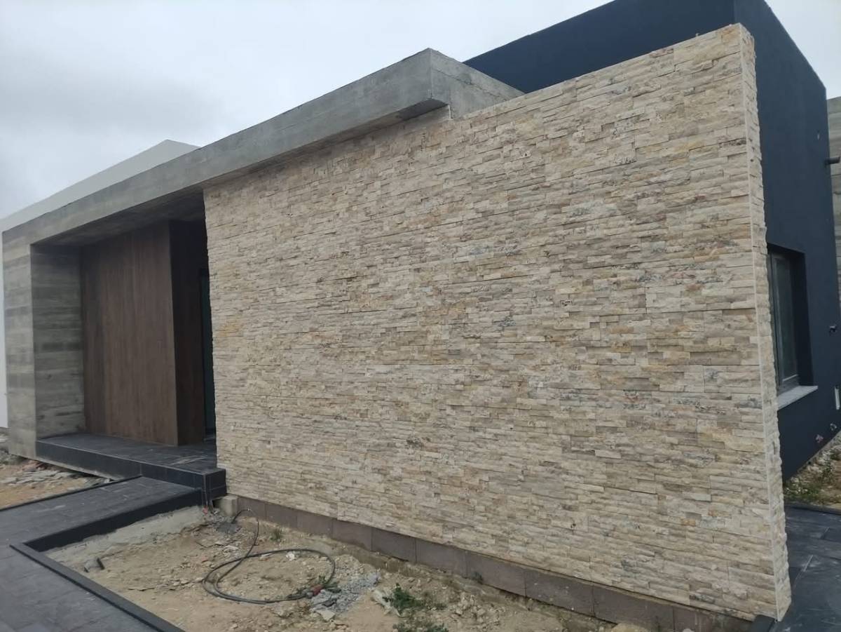 Construções J y C - Estarreja - Dachreinigung