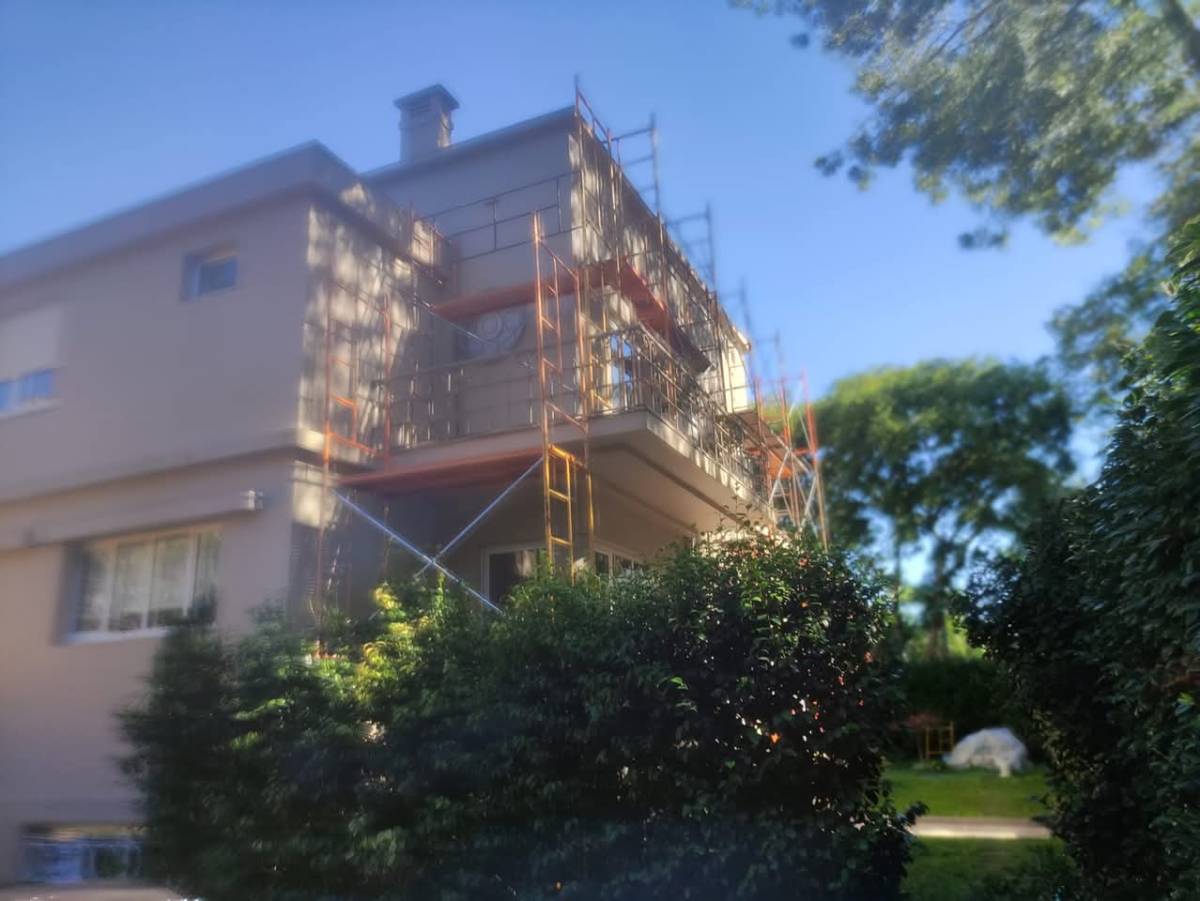 Construções J y C - Estarreja - Trockenbau reparieren und Oberflächenstruktur geben