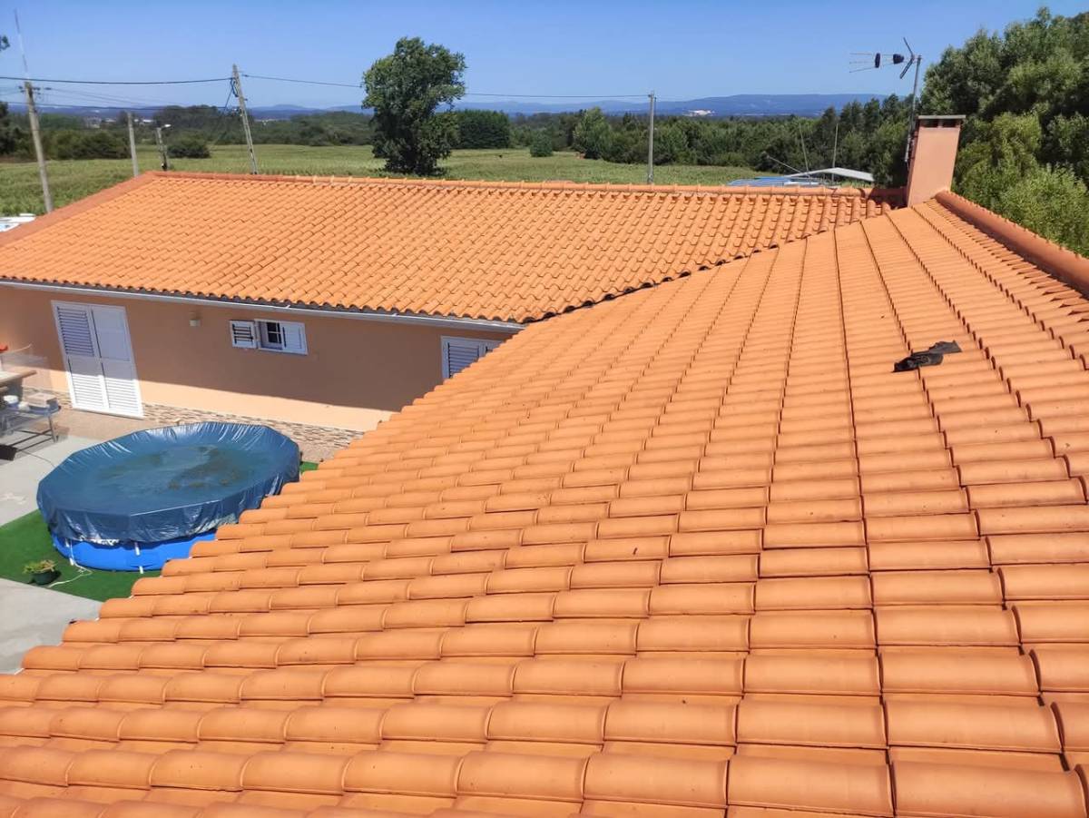 Construções J y C - Estarreja - Dachfenster montieren