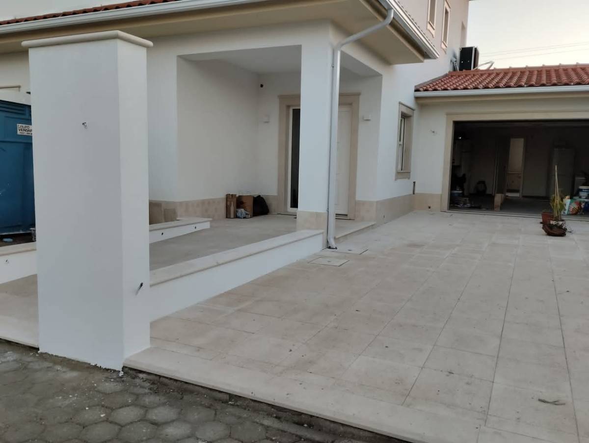 Construções J y C - Estarreja - Küchenarbeitsplatte montieren