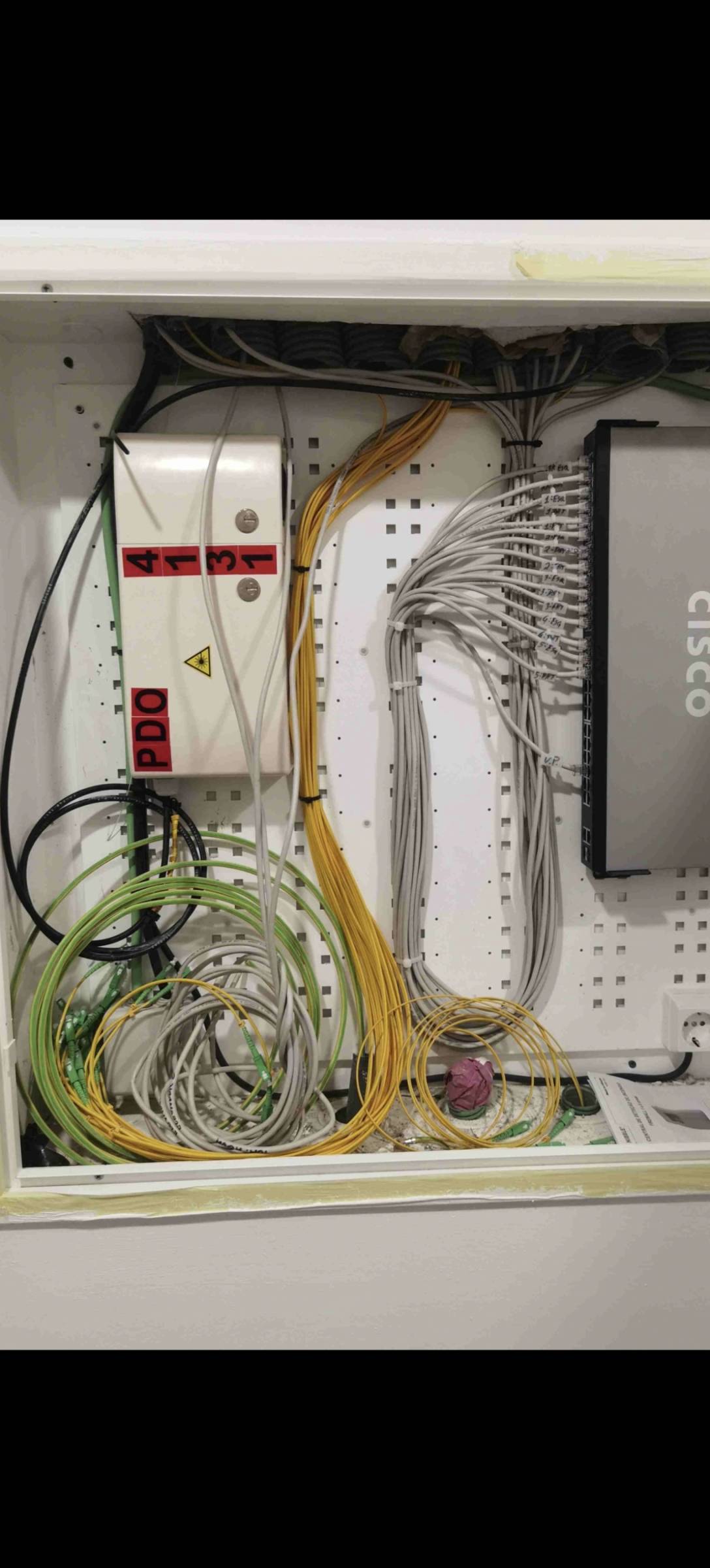 N M Redes Estruturadas e eletricidade - Sobral de Monte Agraço - Reparatur des Sicherungs- oder Verteilerkastens