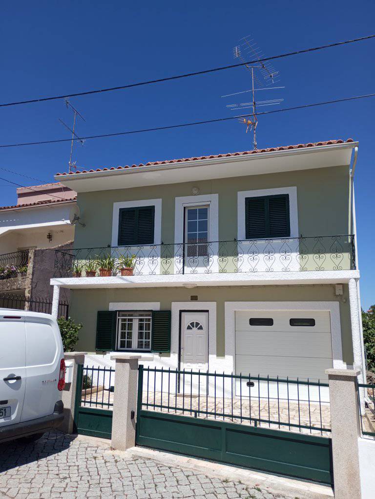José Pedro - Pintor de construção civil - Castelo Branco - Montagem de Cama