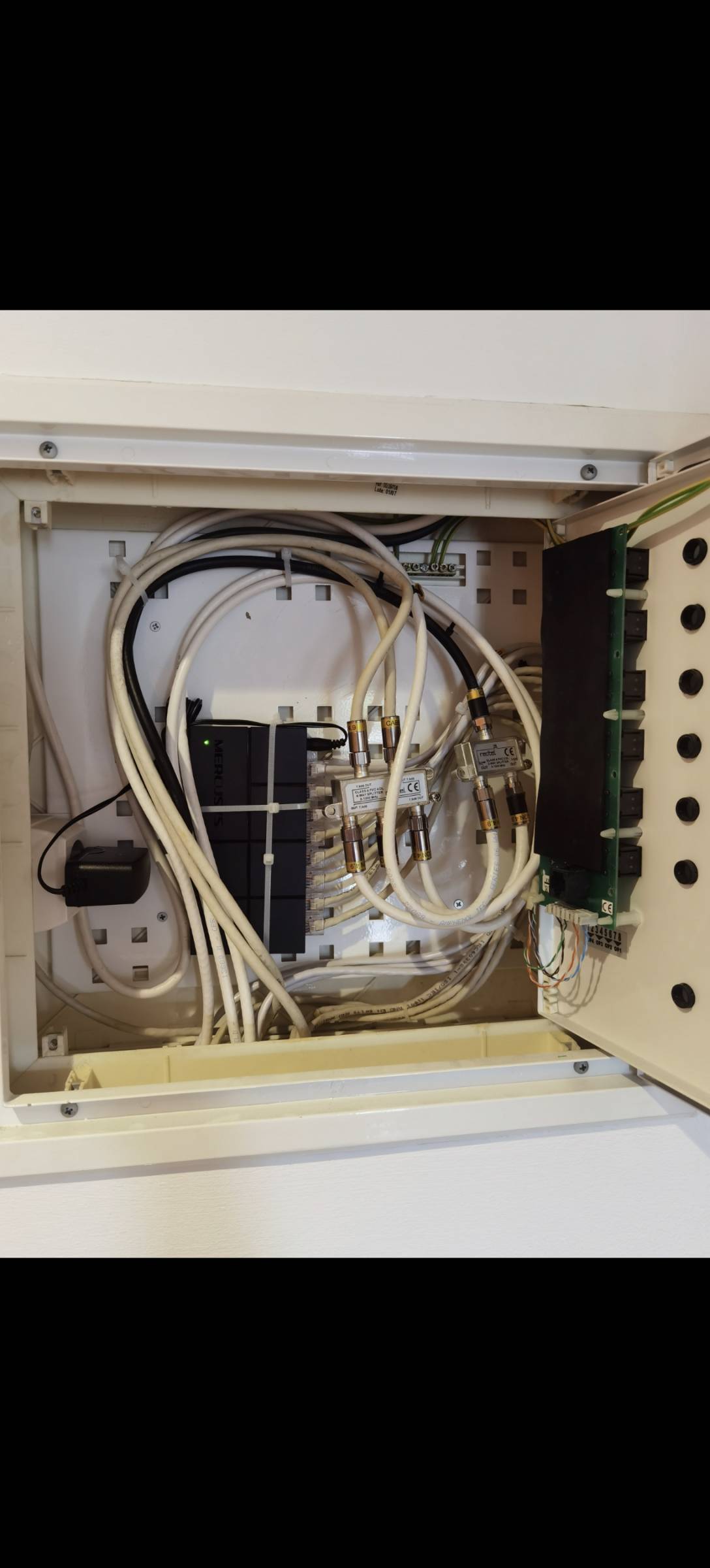 N M Redes Estruturadas e eletricidade - Sobral de Monte Agraço - Installation und Reparatur von Gegensprechanlagen