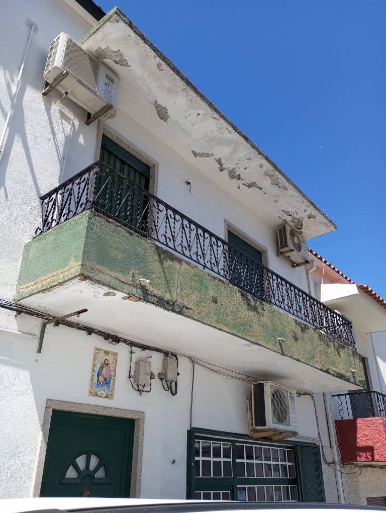 José Pedro - Pintor de construção civil - Castelo Branco - Pintura de Portas