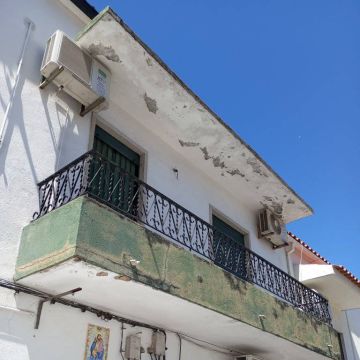 José Pedro - Pintor de construção civil - Castelo Branco - Pintura de Portas