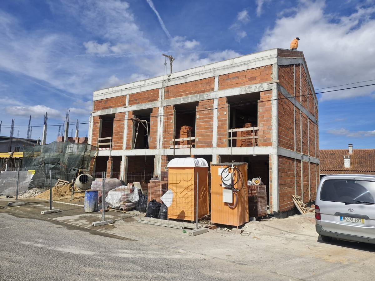 Mestre Da remodelação - Sesimbra - Pose de sols en pierre ou en carrelage