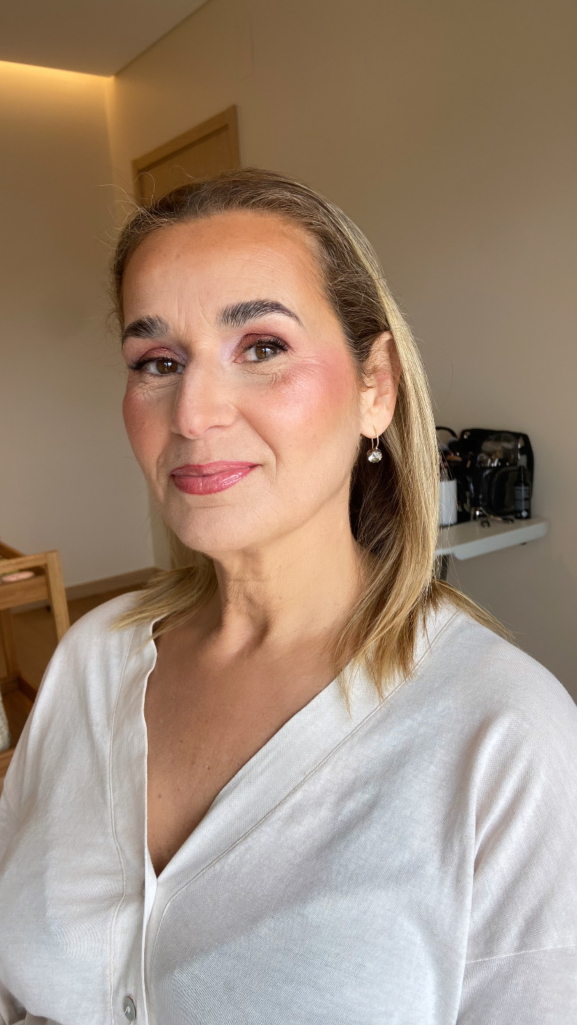 Maria Helena | Maquilhadora Profissional & Hairstylist - Torres Vedras - Friseure und Make-up Artists