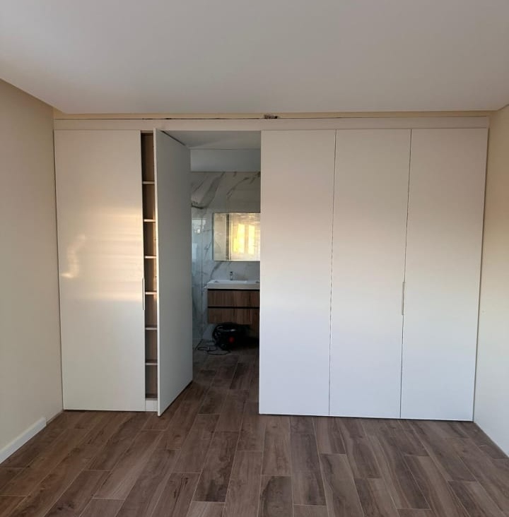 RS Pinturas e Lacações de Móveis - Almada - Schrank reparieren