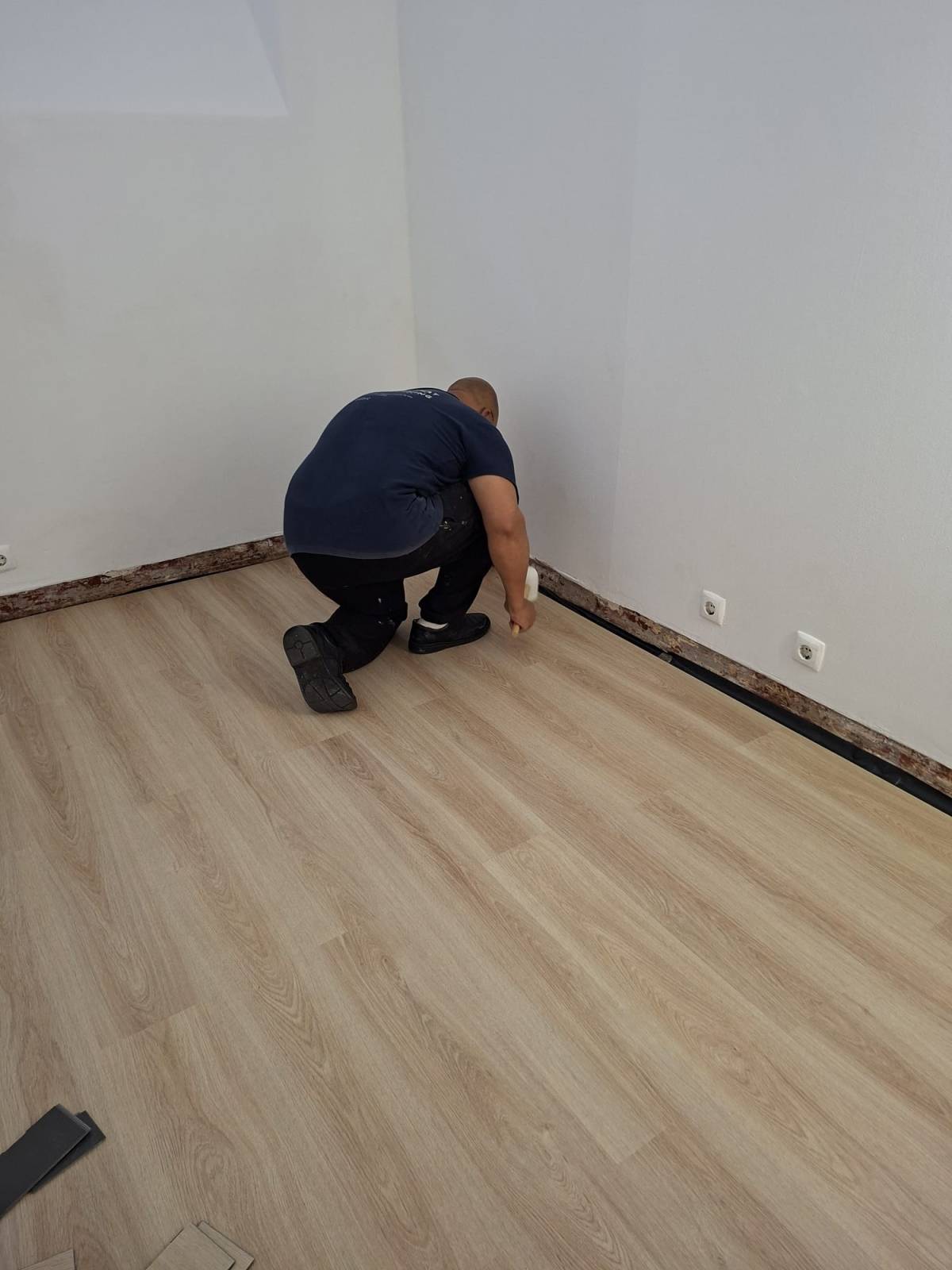 EDIFICA REMODELAÇÕES - Vila Franca de Xira - Siding Installation, Repair, or Removal