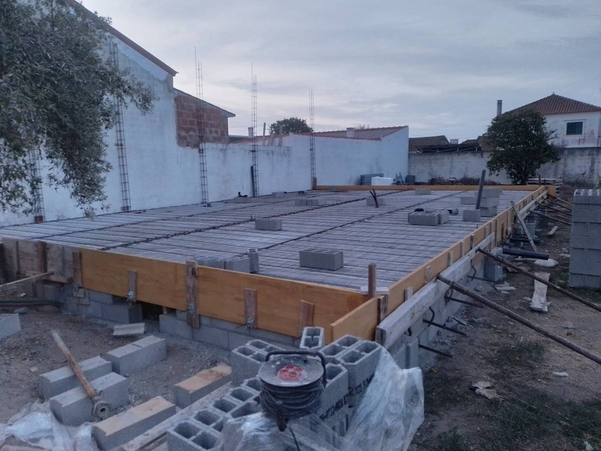 Alberto - Cartaxo - Instalação de Pavimento em Pedra ou Ladrilho