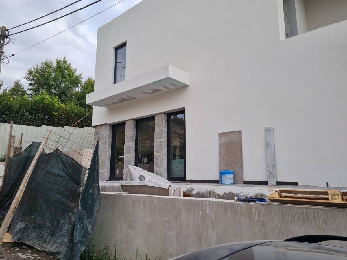 ConstruAço - Santo Tirso - Reparação de Corrimão