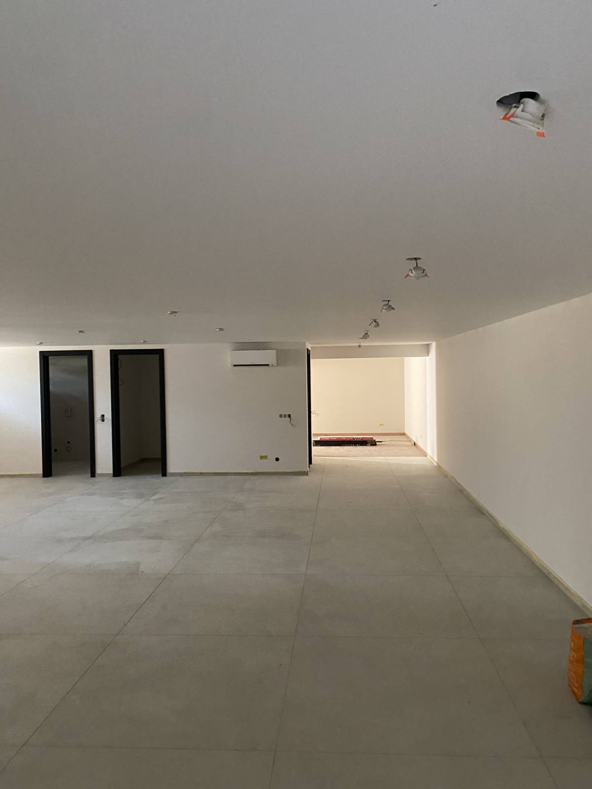 Jhone - Faro - Revestimento de Parede em Madeira