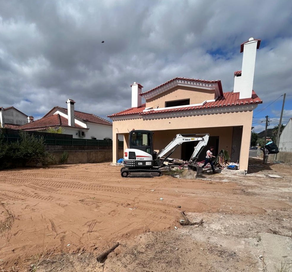 SBDC ENGENHARIA E CONSTRUÇÃO LDA - Setúbal - Remoção de Lixo e Entulho