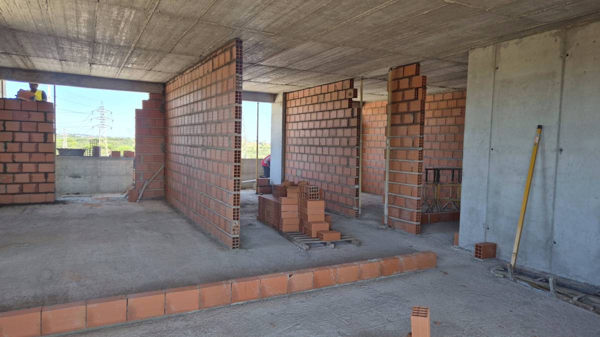 SBDC ENGENHARIA E CONSTRUÇÃO LDA - Setúbal - Corte e Aparação de Relvado