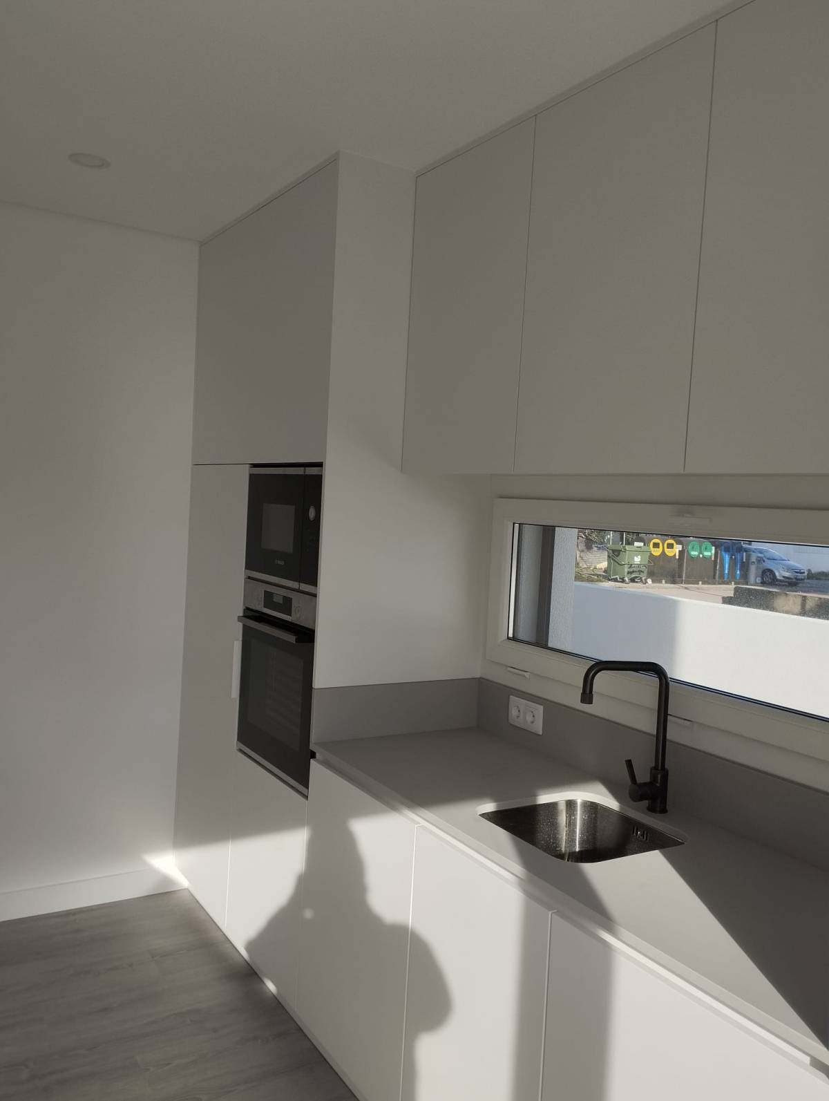 RS Pinturas e Lacações de Móveis - Almada - Schrank umbauen