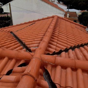 SBDC ENGENHARIA E CONSTRUÇÃO LDA - Setúbal - Montagem de  Cama