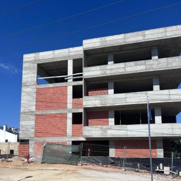 SBDC ENGENHARIA E CONSTRUÇÃO LDA - Setúbal - Remoção de Tronco de Árvore