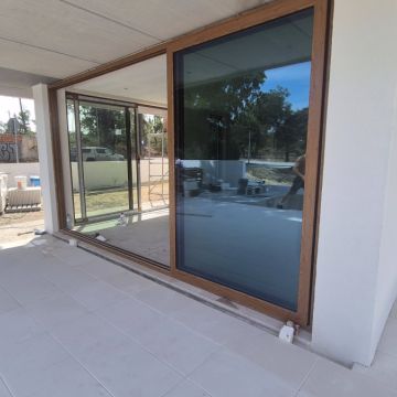 SBDC ENGENHARIA E CONSTRUÇÃO LDA - Setúbal - Tratamento de Relvado